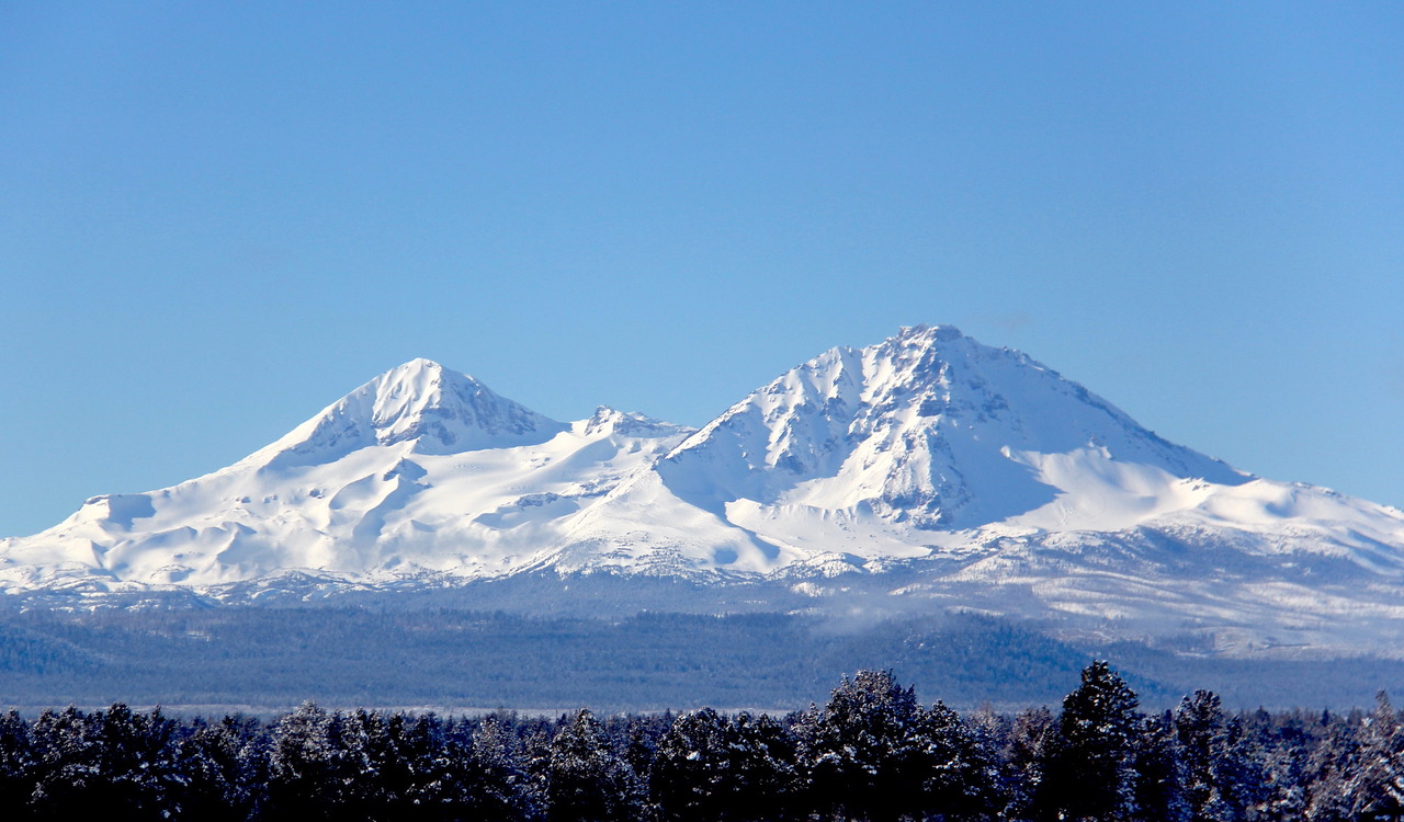 View of the Sisters mountains